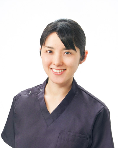 内山 友里