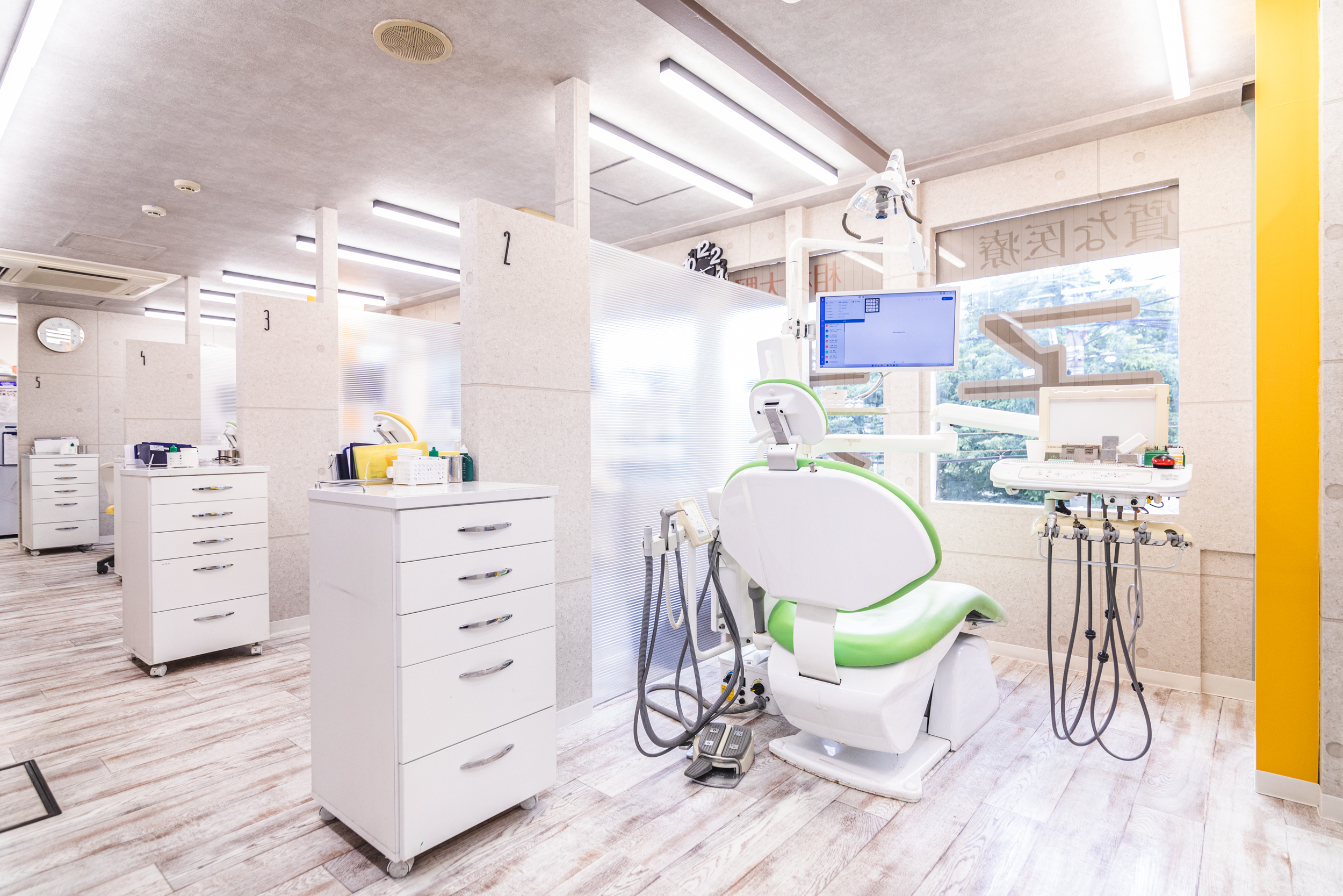 相模大野にある女子大前歯科はコロナ対応型の医院に生まれ変わりました。